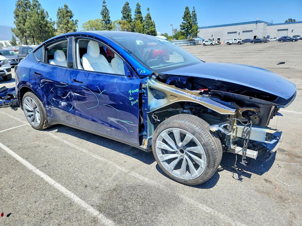 2026 Tesla Model Y მანქანა იყიდება აუქციონზე, vin: 7SAYGDED0TF547182, აუქციონის ნომერი: 57352476