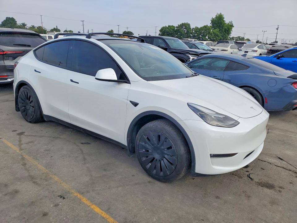 56130996 :رقم المزاد ، 7SAYGAEE1PF881184 vin ، 2023 Tesla Model Y مزاد بيع
