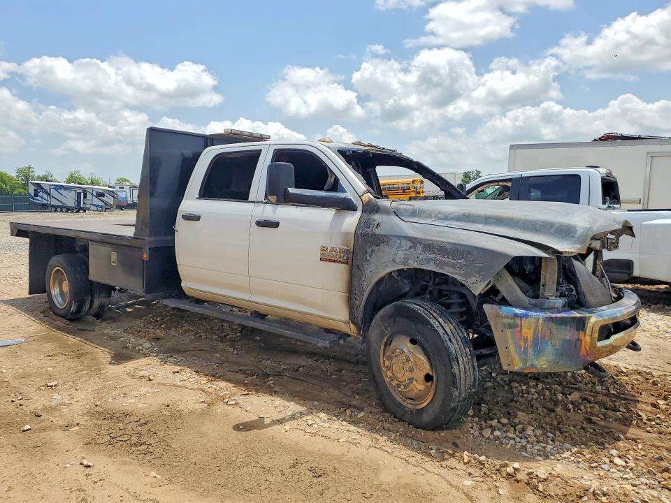 85453615 :رقم المزاد ، 3C7WRMFL2EG214664 vin ، 2014 Ram 5500 مزاد بيع
