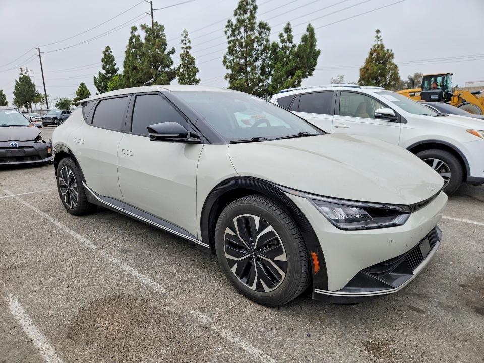2022 Kia Ev6 მანქანა იყიდება აუქციონზე, vin: KNDC34LA8N5045472, აუქციონის ნომერი: 55078066