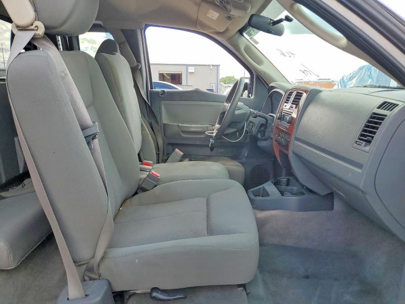 2005 Dodge Dakota მანქანა იყიდება აუქციონზე, vin: 1D7HW42K15S295733, აუქციონის ნომერი: 57424046