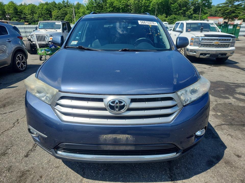 2013 Toyota Highlander მანქანა იყიდება აუქციონზე, vin: 5TDBK3EH3DS235465, აუქციონის ნომერი: 56815376
