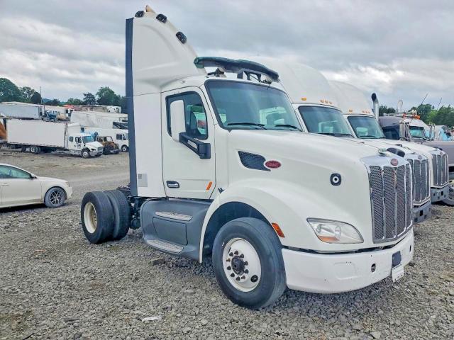 Продаж на аукціоні авто 2017 Peterbilt 579, vin: 1XPBA48X1HD428449, номер лоту: 56869926