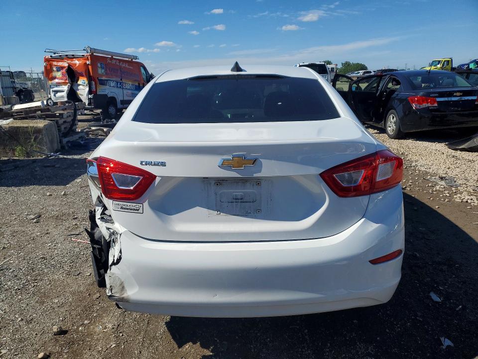 58214516 :رقم المزاد ، 1G1BC5SM1H7264935 vin ، 2017 Chevrolet Cruze مزاد بيع