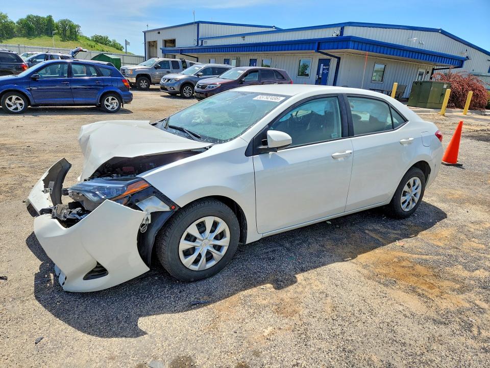 55792486 :رقم المزاد ، 5YFBPRHE1HP731160 vin ، 2017 Toyota Corolla مزاد بيع
