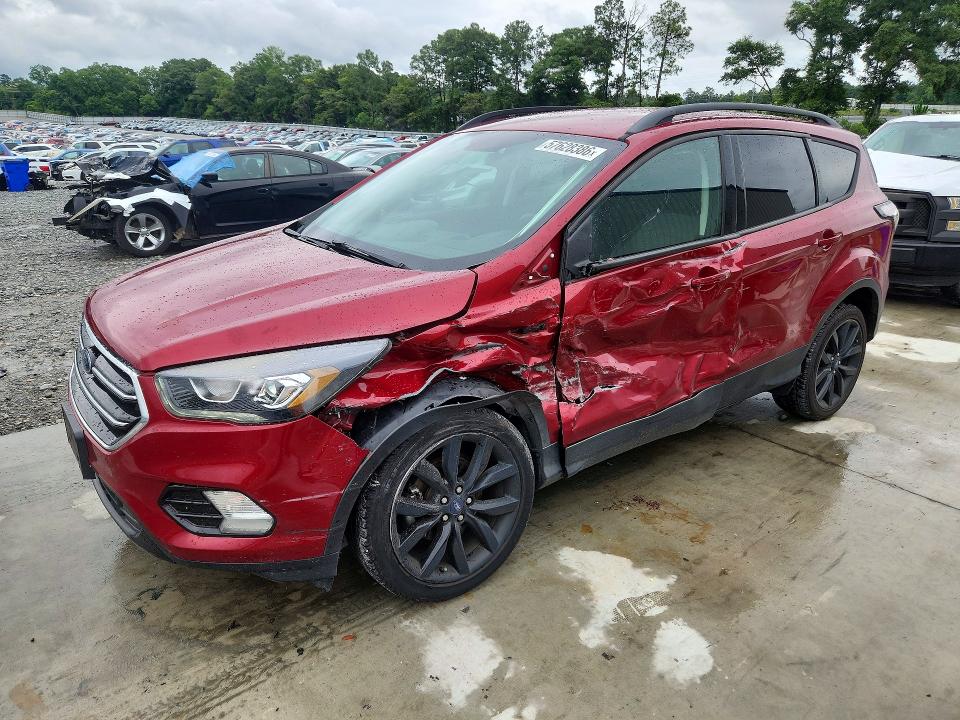 2018 Ford Escape მანქანა იყიდება აუქციონზე, vin: 1FMCU0GD4JUD33916, აუქციონის ნომერი: 57628386