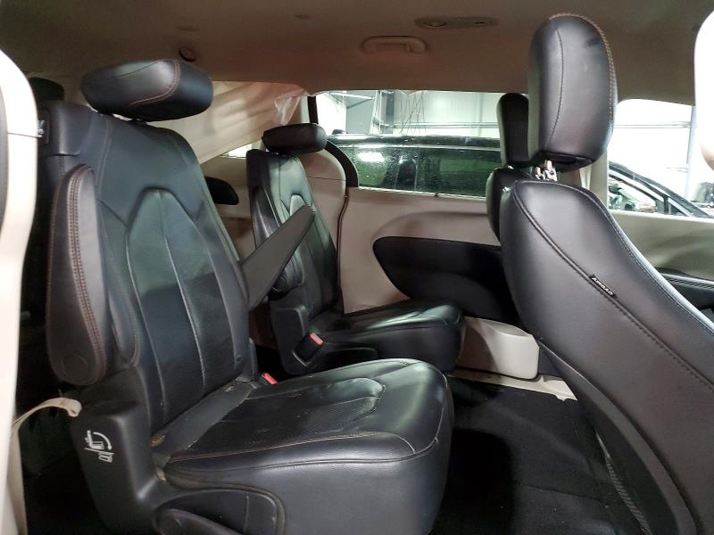 55549246 :رقم المزاد ، 2C4RC1BGXJR116182 vin ، 2018 Chrysler Pacifica مزاد بيع