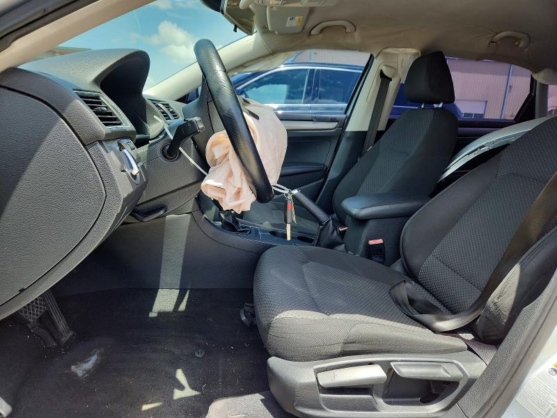 56123436 :رقم المزاد ، 1VWAT7A39FC045388 vin ، 2015 Volkswagen Passat مزاد بيع