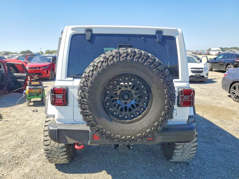 58741686 :رقم المزاد ، 1C4HJXFG3JW258394 vin ، 2018 Jeep Wrangler Unlimited مزاد بيع