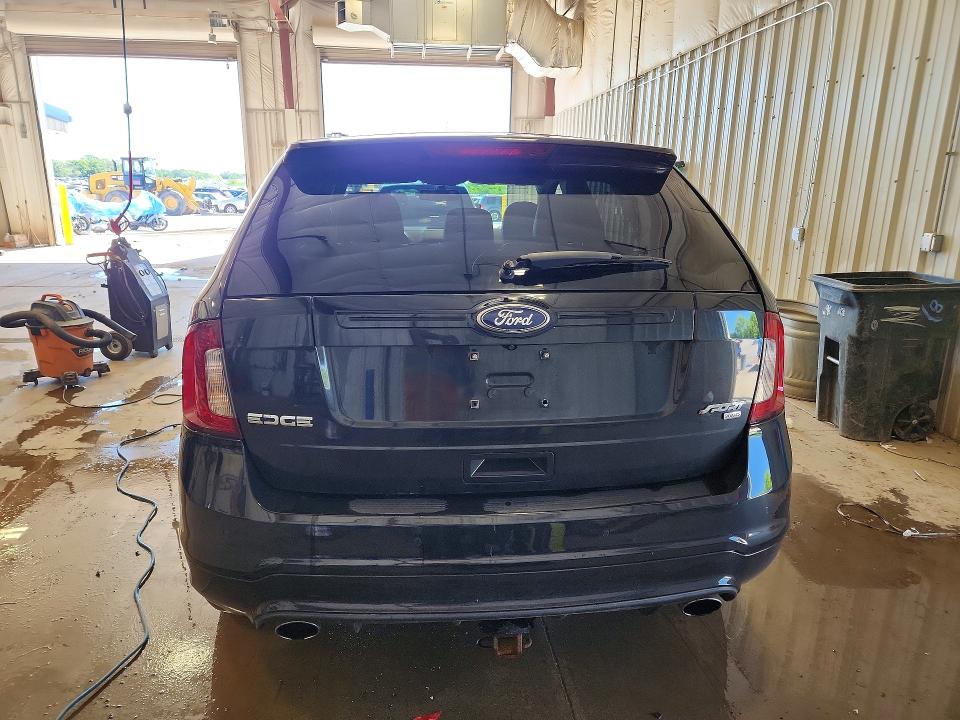 2011 Ford Edge მანქანა იყიდება აუქციონზე, vin: 2FMDK4AKXBBA33197, აუქციონის ნომერი: 57130276