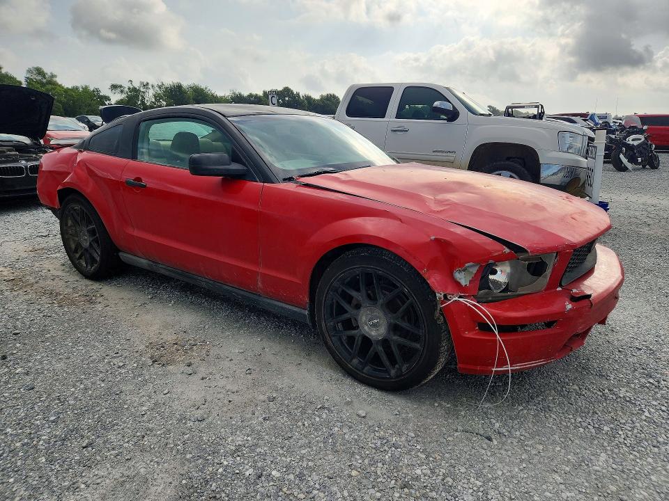 57930336 :رقم المزاد ، 1ZVFT80N255237382 vin ، 2005 Ford Mustang مزاد بيع
