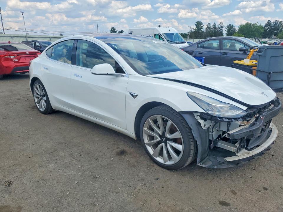58806506 :رقم المزاد ، 5YJ3E1EA0JF108756 vin ، 2018 Tesla Model 3 مزاد بيع
