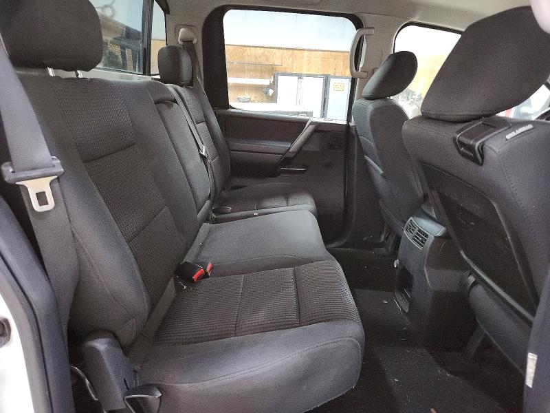 57263776 :رقم المزاد ، 1N6AA0EC2AN304324 vin ، 2010 Nissan Titan مزاد بيع