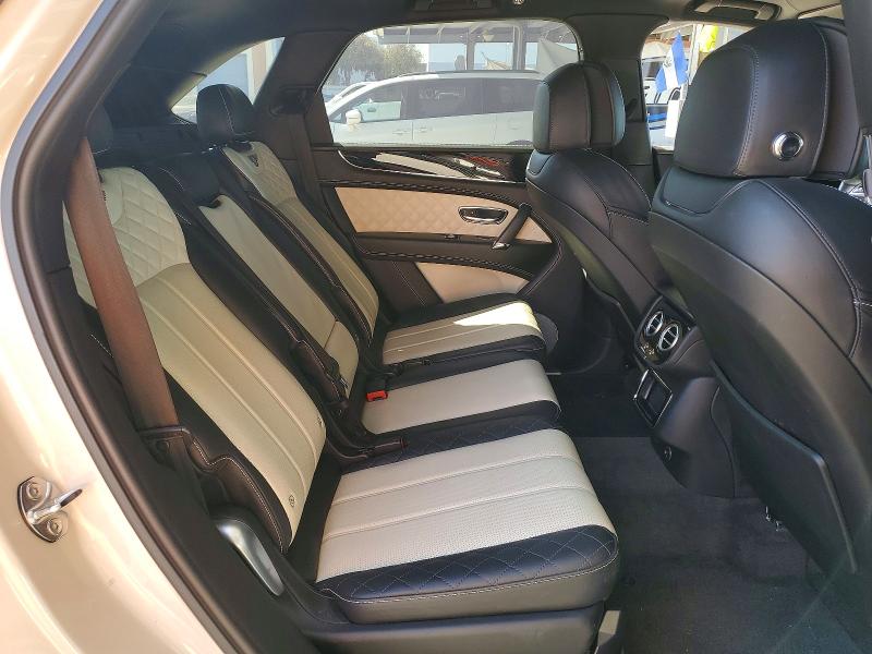 Продажа на аукционе авто 2018 Bentley Bentayga, vin: SJAAC4ZV4JC018083, номер лота: 63732416