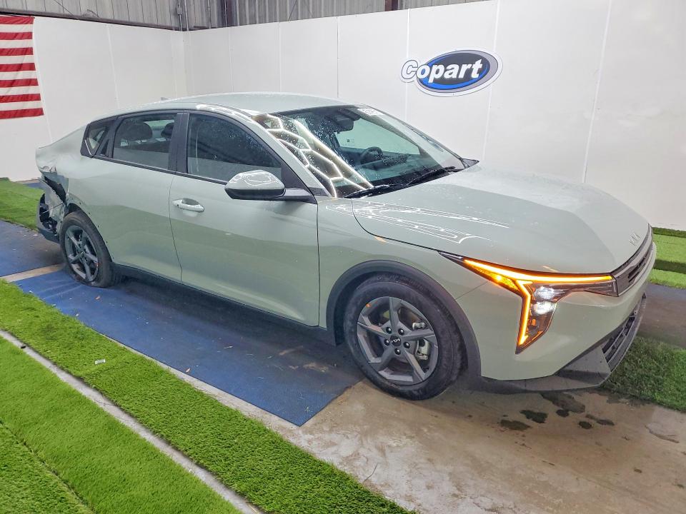 58625526 :رقم المزاد ، 3KPFT4DE7TE336898 vin ، 2026 Kia K4 مزاد بيع