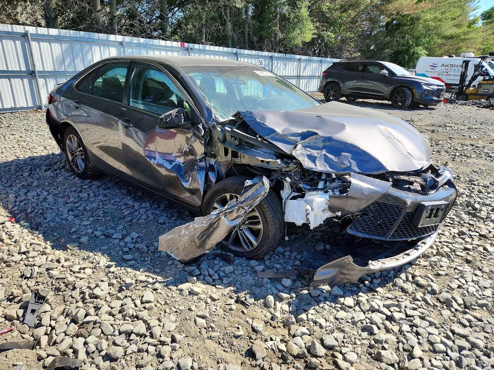 2017 Toyota Camry მანქანა იყიდება აუქციონზე, vin: 4T1BF1FK1HU352803, აუქციონის ნომერი: 55830066