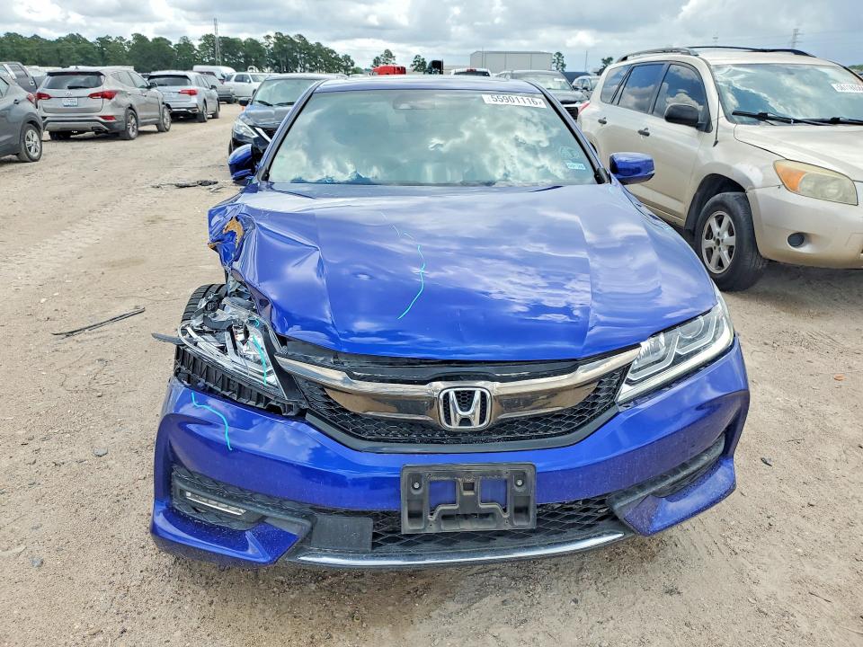 Продажа на аукционе авто 2017 Honda Accord, vin: 1HGCT1B61HA008854, номер лота: 55901116