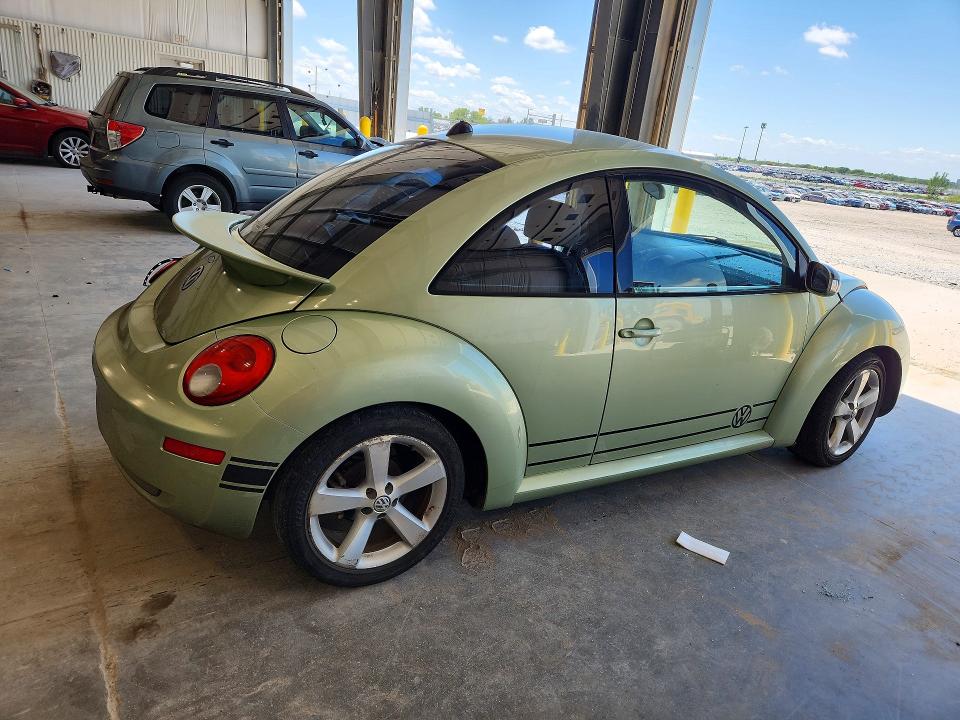 56486936 :رقم المزاد ، 3VWPW31C57M521310 vin ، 2007 Volkswagen New Beetle مزاد بيع
