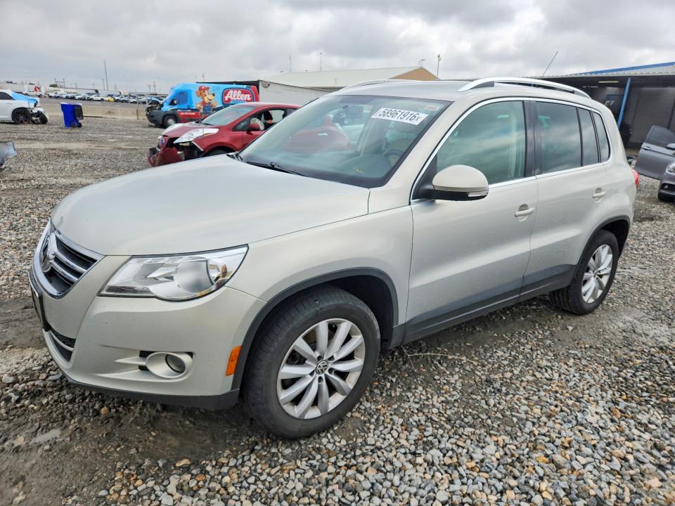 2011 Volkswagen Tiguan მანქანა იყიდება აუქციონზე, vin: WVGBV7AX6BW531617, აუქციონის ნომერი: 58961916