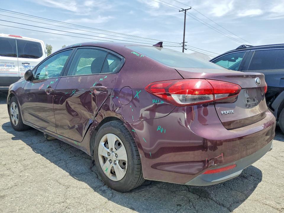 54833296 :رقم المزاد ، 3KPFK4A76HE097196 vin ، 2017 Kia Forte مزاد بيع