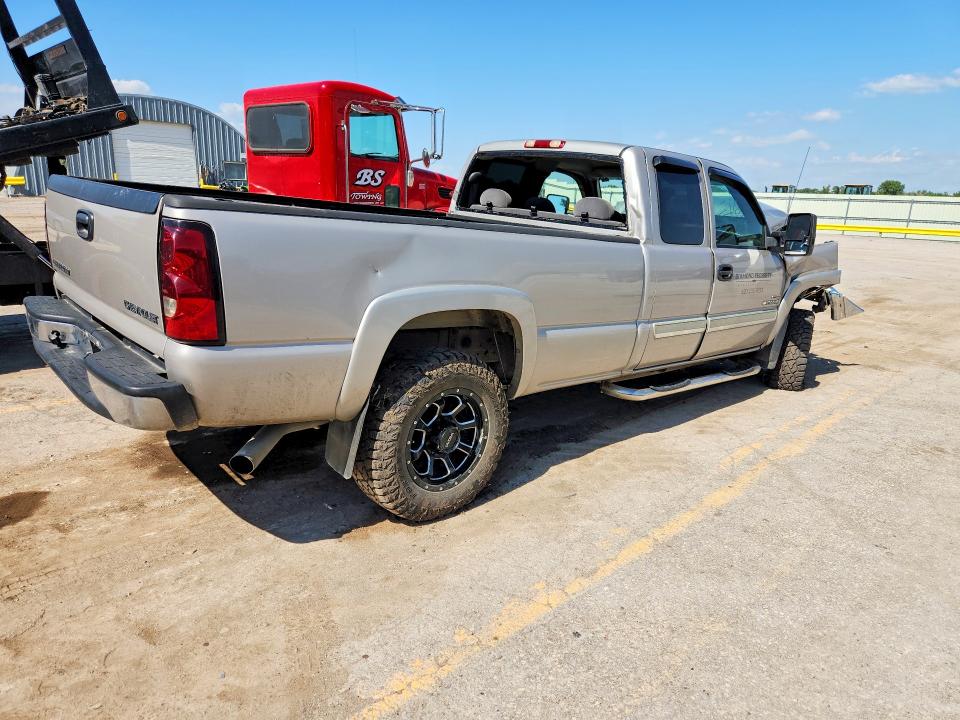 56517736 :رقم المزاد ، 1GCHC292X5E248731 vin ، 2005 Chevrolet Silverado مزاد بيع