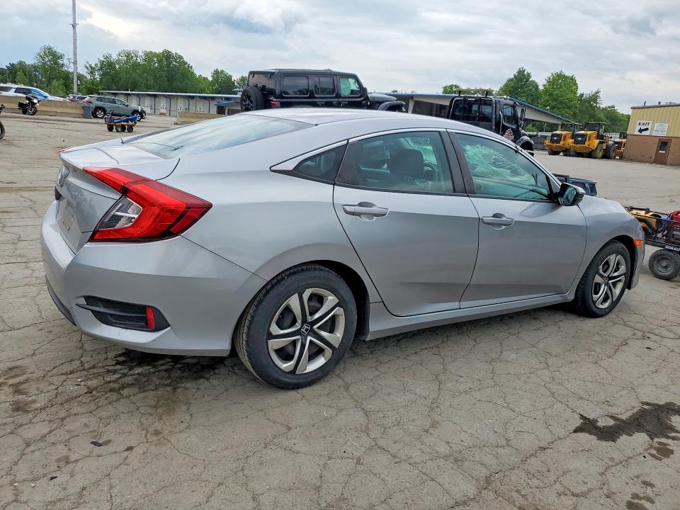 Продаж на аукціоні авто 2018 Honda Civic, vin: 2HGFC2F58JH551095, номер лоту: 57971586