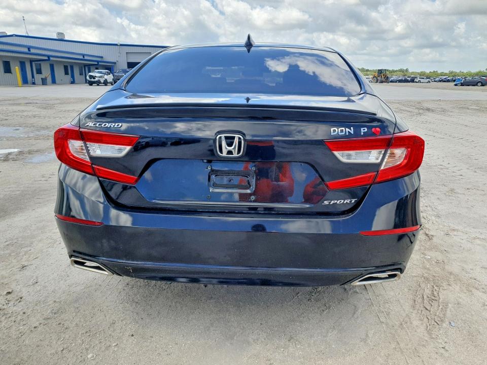 Auction sale of the 2019 Honda Accord, vin: 1HGCV1F33KA126261, lot number: 55929976