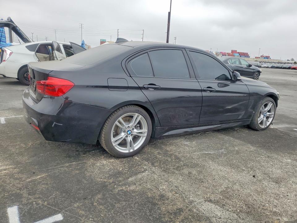 55873436 :رقم المزاد ، WBA8B9G52HNU51705 vin ، 2017 Bmw 330 مزاد بيع