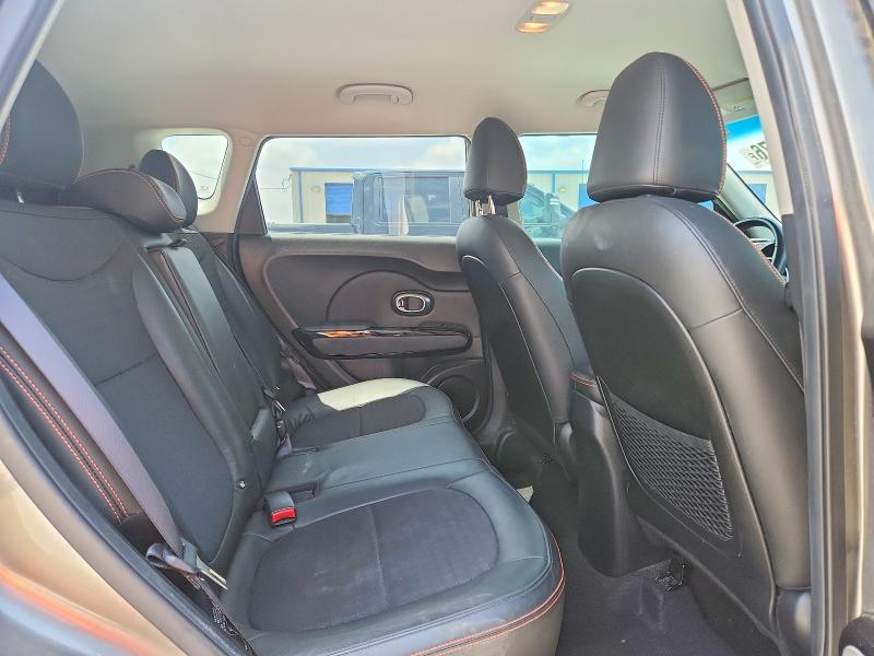 58315476 :رقم المزاد ، KNDJX3AA2J7607325 vin ، 2018 Kia Soul مزاد بيع