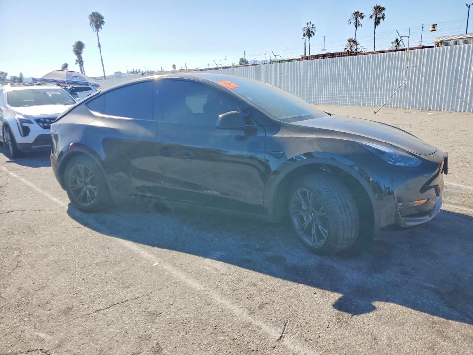 56351876 :رقم المزاد ، 7SAYGAEE7RF185593 vin ، 2024 Tesla Model Y مزاد بيع