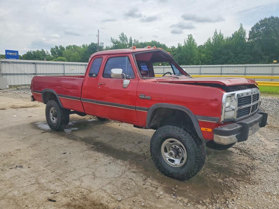 56480596 :رقم المزاد ، 3B7KM23C0NM541732 vin ، 1992 Dodge W-series مزاد بيع