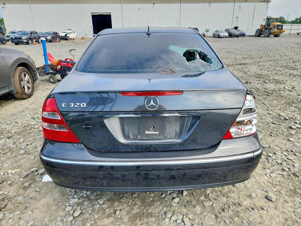 2004 Mercedes-benz E მანქანა იყიდება აუქციონზე, vin: WDBUF65J54A420517, აუქციონის ნომერი: 57031326