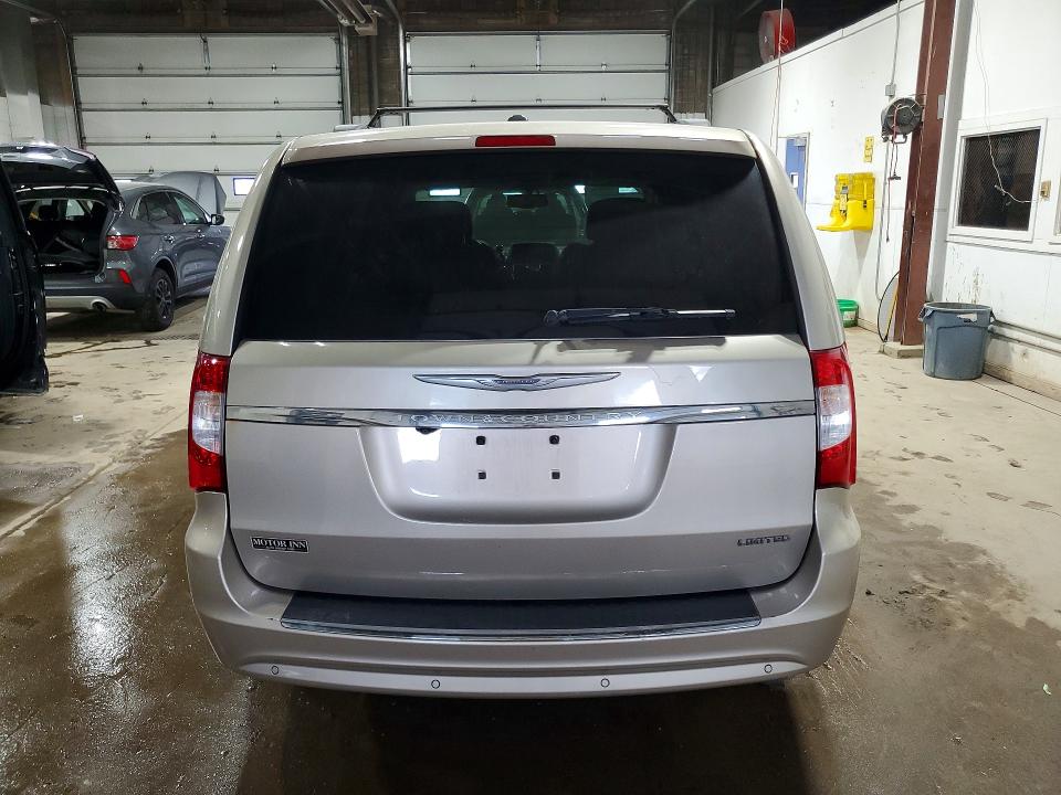 2015 Chrysler Town & Country მანქანა იყიდება აუქციონზე, vin: 2C4RC1JG0FR699886, აუქციონის ნომერი: 58997486