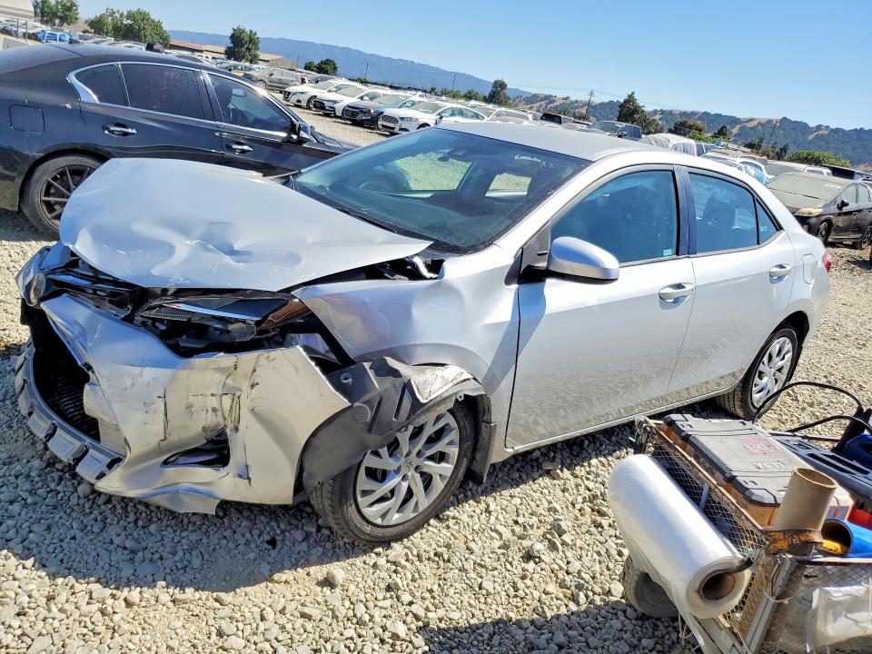 58748676 :رقم المزاد ، 2T1BURHE2JC028472 vin ، 2018 Toyota Corolla مزاد بيع