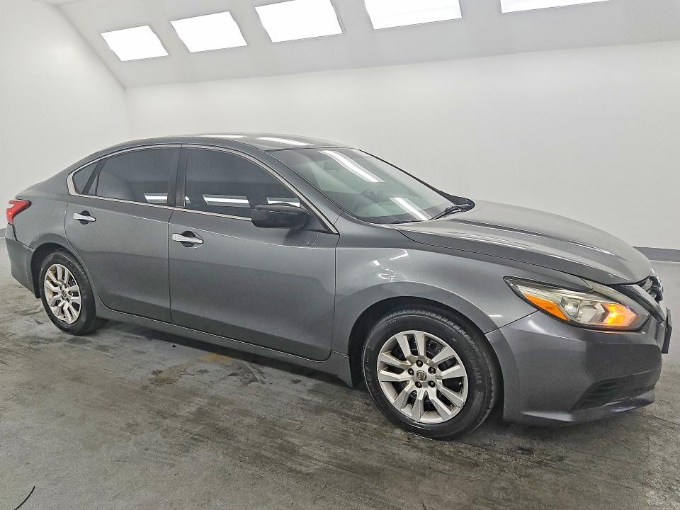 Продаж на аукціоні авто 2018 Nissan Altima, vin: 1N4AL3AP6JC129276, номер лоту: 54885326