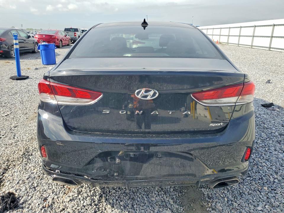 56166256 :رقم المزاد ، 5NPE34AF0JH704968 vin ، 2018 Hyundai Sonata مزاد بيع