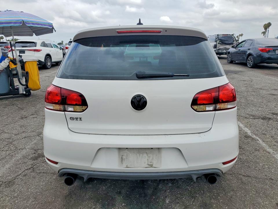 58459706 :رقم المزاد ، WVWFD7AJ1AW273879 vin ، 2010 Volkswagen Gti مزاد بيع