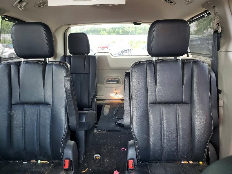 58004526 :رقم المزاد ، 2A4RR8DG9BR713680 vin ، 2011 Chrysler Town & Country مزاد بيع