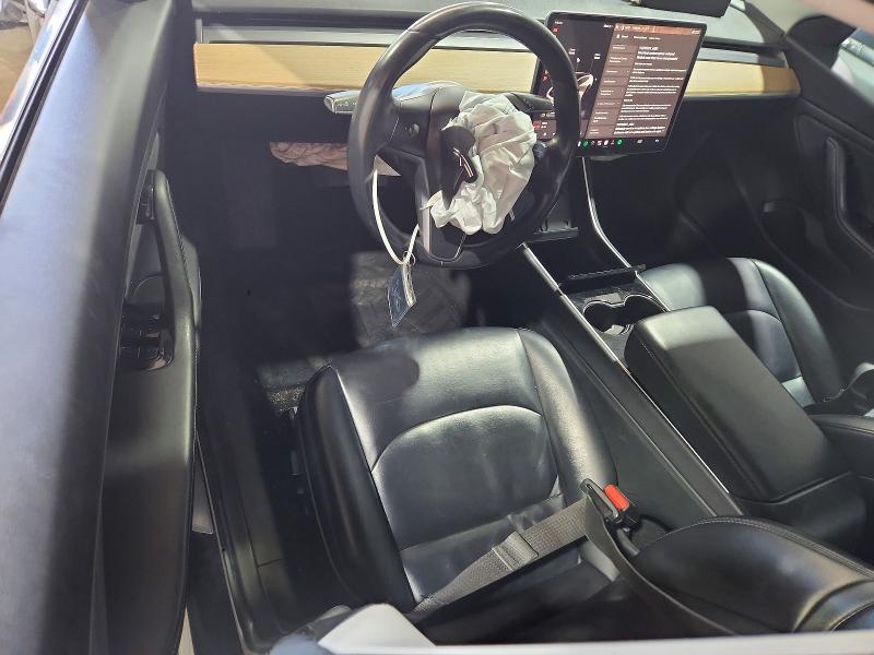 58525426 :رقم المزاد ، 5YJ3E1EA6JF005115 vin ، 2018 Tesla Model 3 مزاد بيع