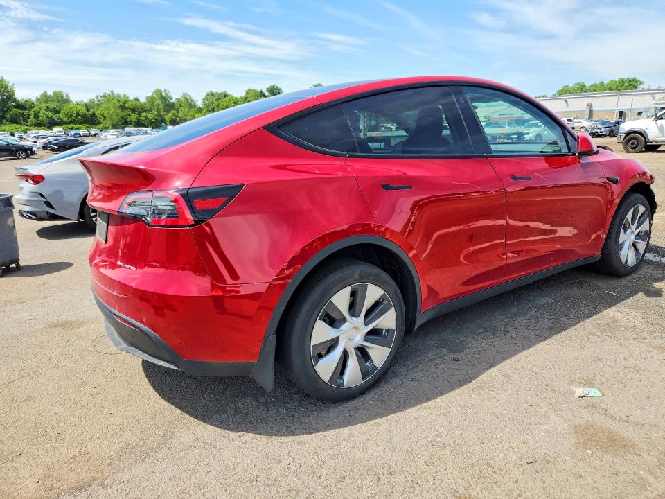57649826 :رقم المزاد ، 7SAYGDEE4NF331427 vin ، 2022 Tesla Model Y مزاد بيع