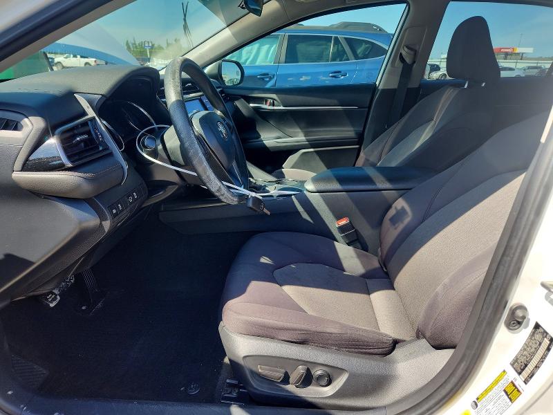 55439166 :رقم المزاد ، 4T1C11AK2LU977410 vin ، 2020 Toyota Camry مزاد بيع