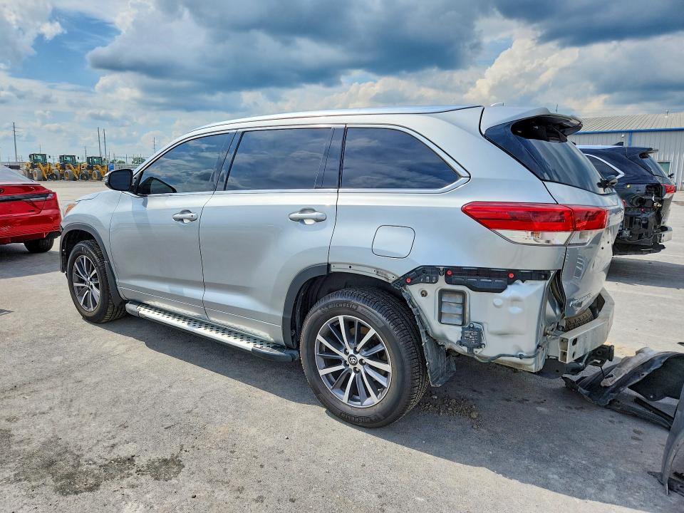 2017 Toyota Highlander მანქანა იყიდება აუქციონზე, vin: 5TDJZRFH5HS512888, აუქციონის ნომერი: 55787866