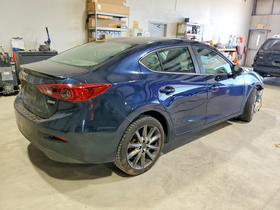 57152426 :رقم المزاد ، 3MZBN1V32JM169404 vin ، 2018 Mazda 3 مزاد بيع
