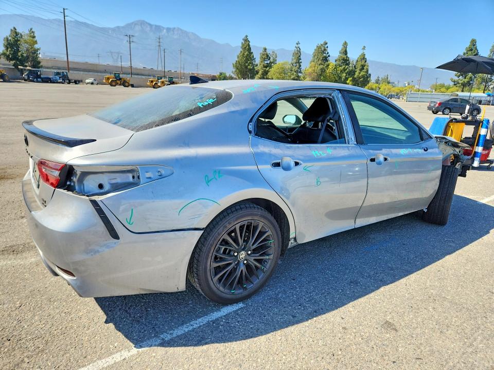 Продажа на аукционе авто 2022 Toyota Camry, vin: 4T1G11BK3NU062178, номер лота: 57832166