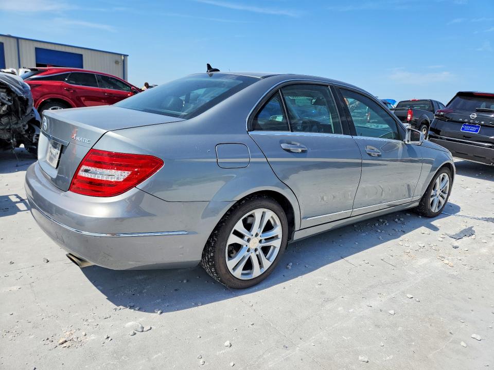 59009806 :رقم المزاد ، WDDGF8BB4CF857312 vin ، 2012 Mercedes-benz C مزاد بيع