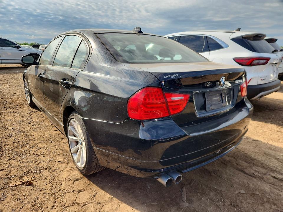 58667856 :رقم المزاد ، WBAPK7C54BA975037 vin ، 2011 Bmw 328 مزاد بيع