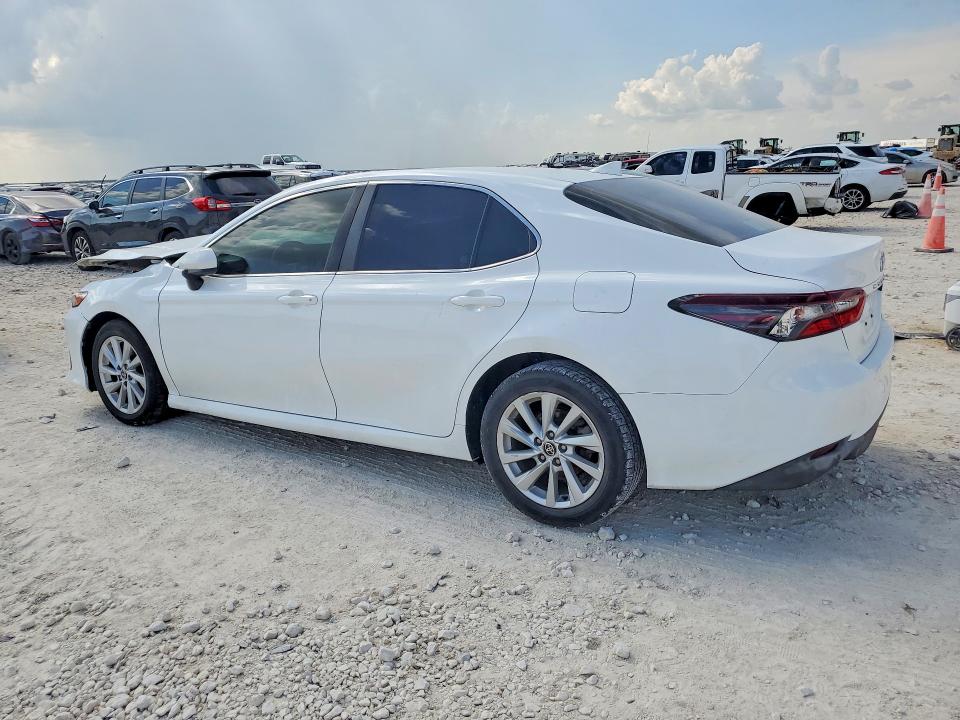 54285506 :رقم المزاد ، 4T1C11AK9MU581511 vin ، 2021 Toyota Camry مزاد بيع