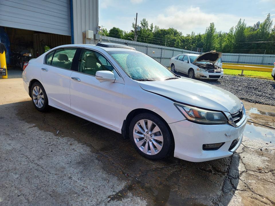 Продажа на аукционе авто 2015 Honda Accord, vin: 1HGCR2F82FA012649, номер лота: 57929586