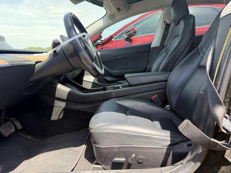 57632856 :رقم المزاد ، 5YJ3E1EA5JF172887 vin ، 2018 Tesla Model 3 مزاد بيع
