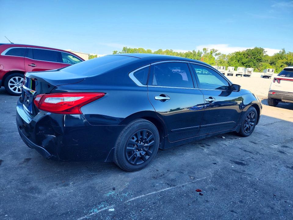 Продажа на аукционе авто 2017 Nissan Altima, vin: 1N4AL3AP7HN318839, номер лота: 58788226